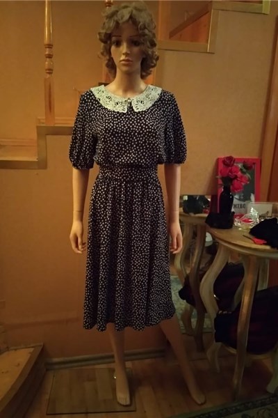 Ретро 40-50-х годов (платье синее в белый горох)